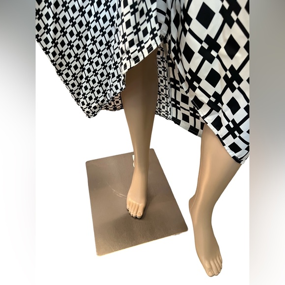 Steve Madden Size 4 Sula Black White Geometric Print Long Sleeve Midi (0447) - Picture 6 of 13